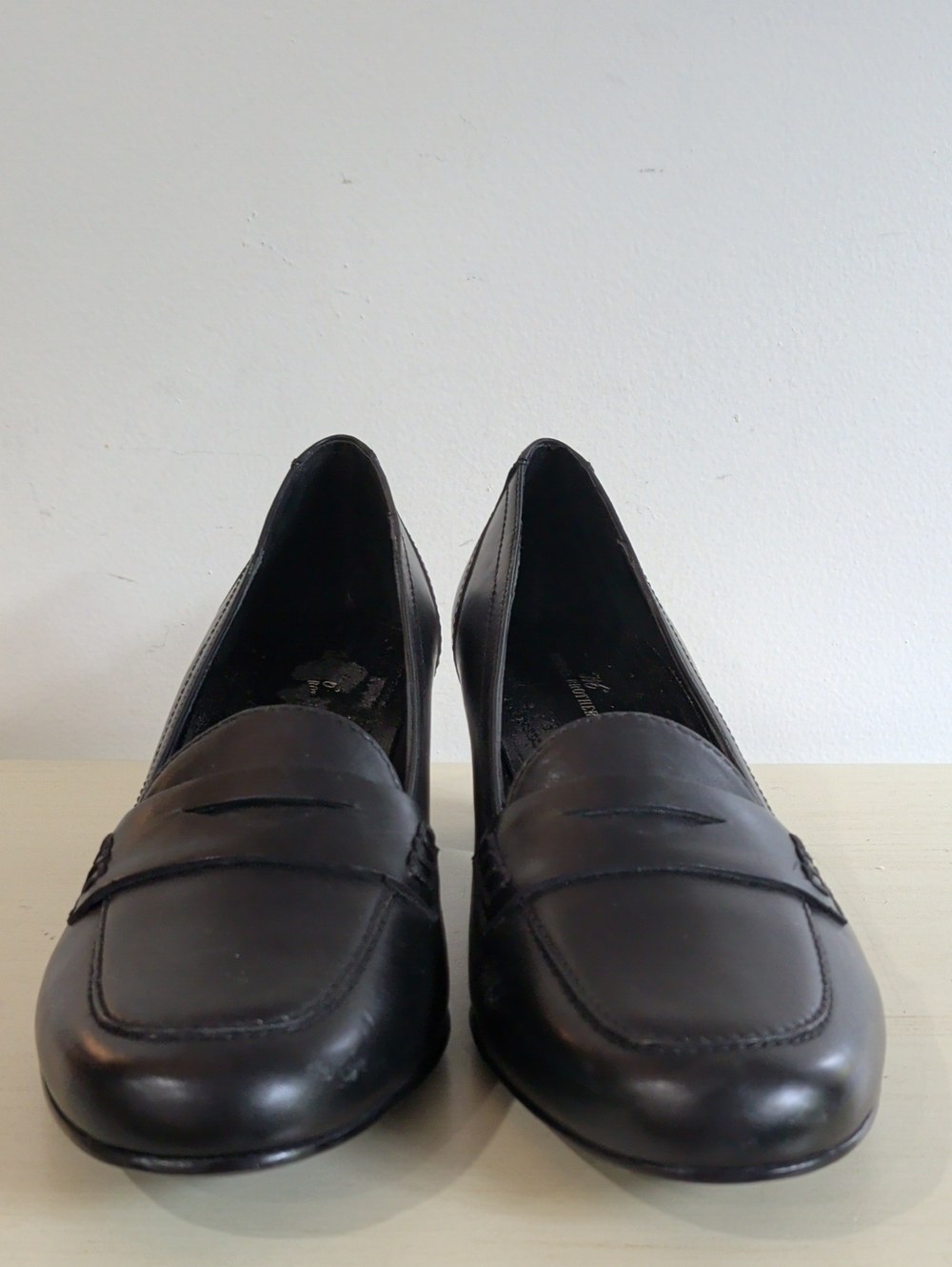 Brooks Brothers Black Leather Penny Loafers With Block Heels Size 6 - Picture 3 of 13